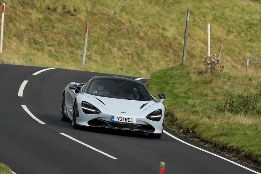 McLaren 720S Coupe Launch Edition 2017 года  (UK) (фото 16 из 34)